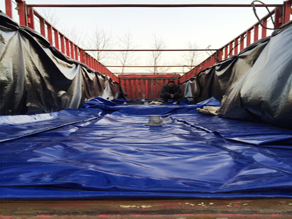 戶外車載軟體便攜水袋怎么裝水 戶外車載軟體便攜水袋怎么裝水