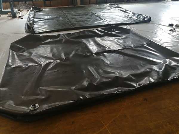 車載備用可折疊軟油囊使用方法